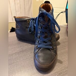 Pikolinos Women’s Dark Brown Leather Boots with Blue Laces Size 40